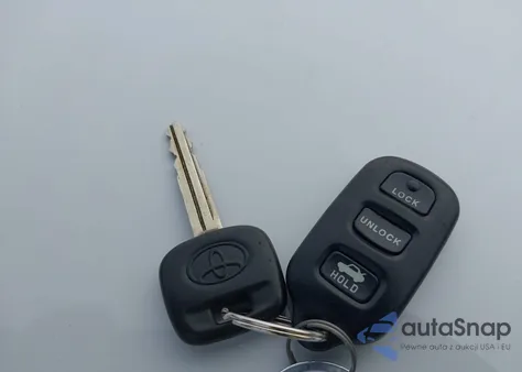 2005 Toyota Camry Le z USA, uszkodzony, nr VIN 4T1BE32K55U524413